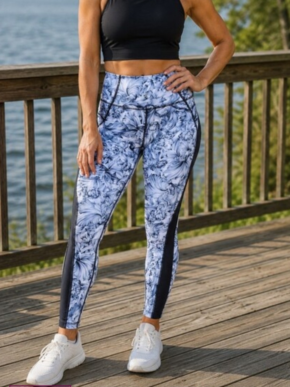 lululemon athletica Floral High-Rise Leggings with Black Side Panels. Size 4